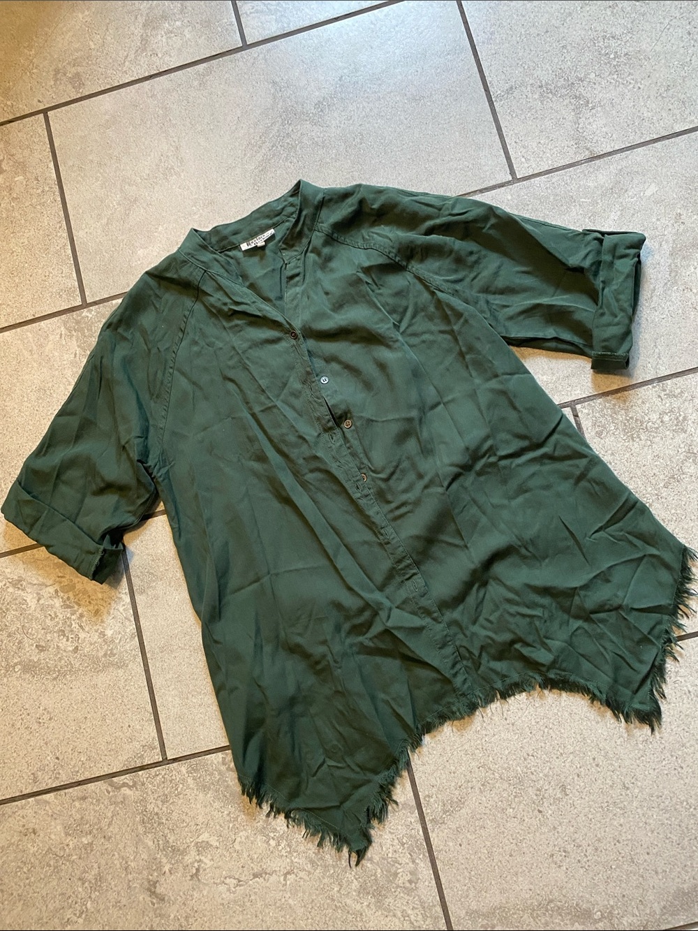 Women's Forest Green Button-Front Frayed Hem Shirt